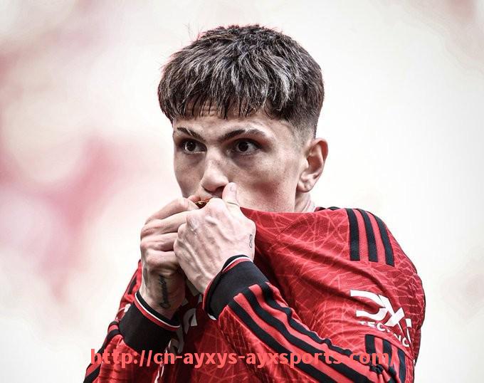 爱游戏体育-NBA帅气球星：外貌与实力并存的明星球员