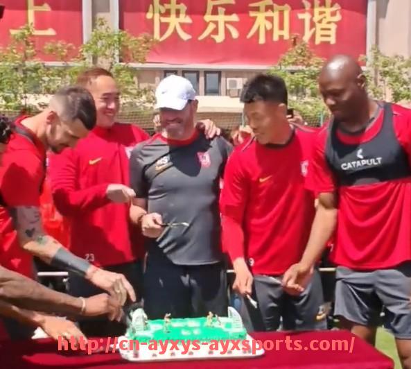 爱游戏体育-世俱杯最佳换人时机分析及对比赛节奏影响